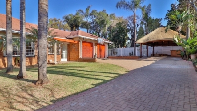 Family Home in Constantia Park!