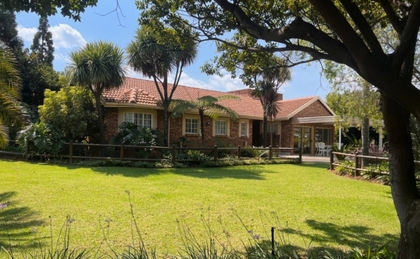 3 Bedroom -Immaculate Family Home in Grootfontein Country Estate!