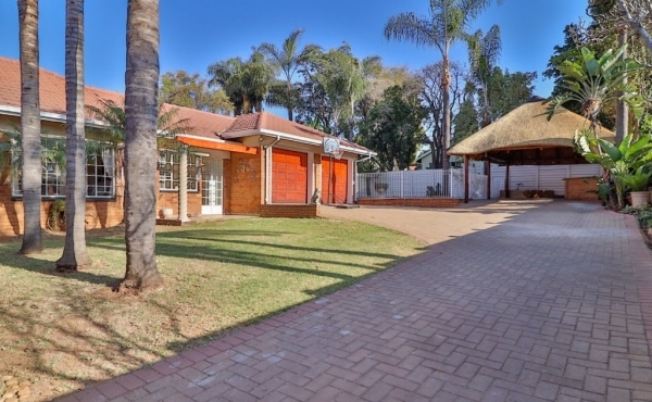 Family Home in Constantia Park!